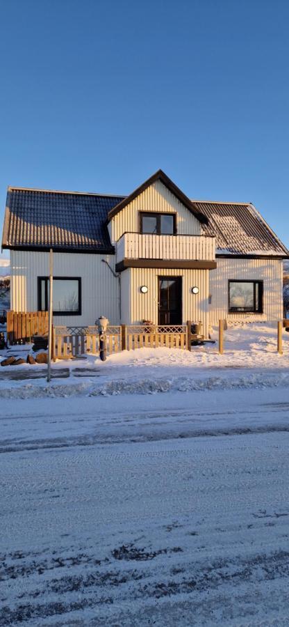 Cute House In A Cute Icelandic Village คมามสตองจิ ภายนอก รูปภาพ