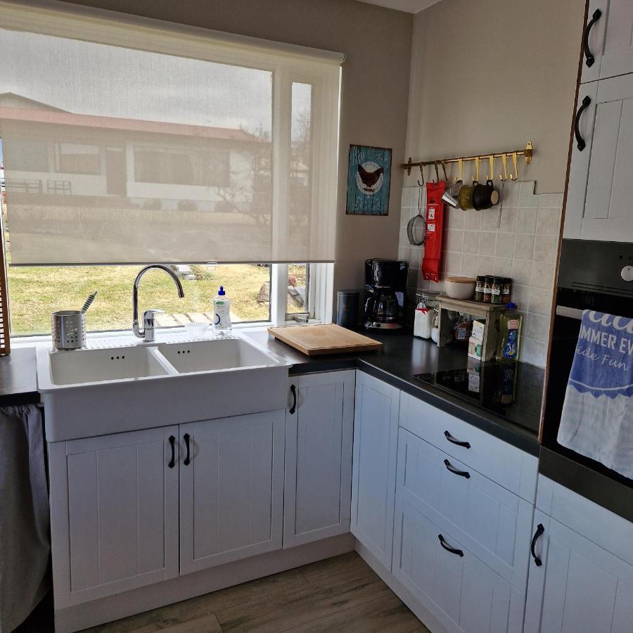 Cute House In A Cute Icelandic Village คมามสตองจิ ภายนอก รูปภาพ